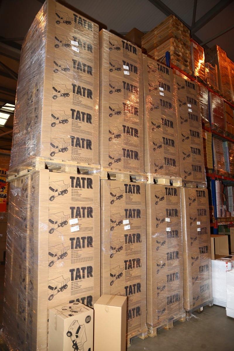 Takto se vyrábí puzzle, Dostihy a sázky i Člověče, nezlob se!