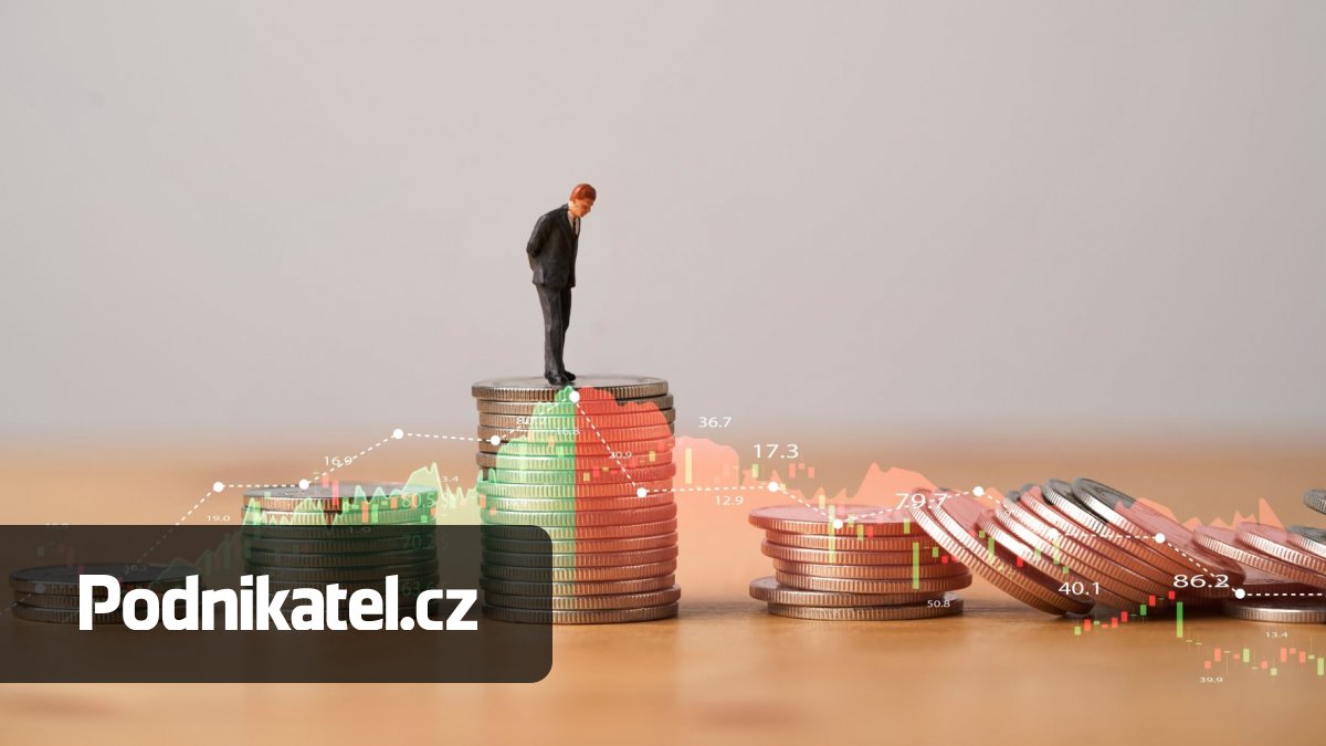 OSVČ budou v roce 2026 platit zprvu vyšší zálohy na pojistném, pak jim ale klesnou