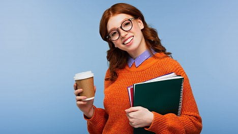Někteří studenti mohou nově dostat téměř 8 tisíc měsíčně. Žádost už je k dispozici