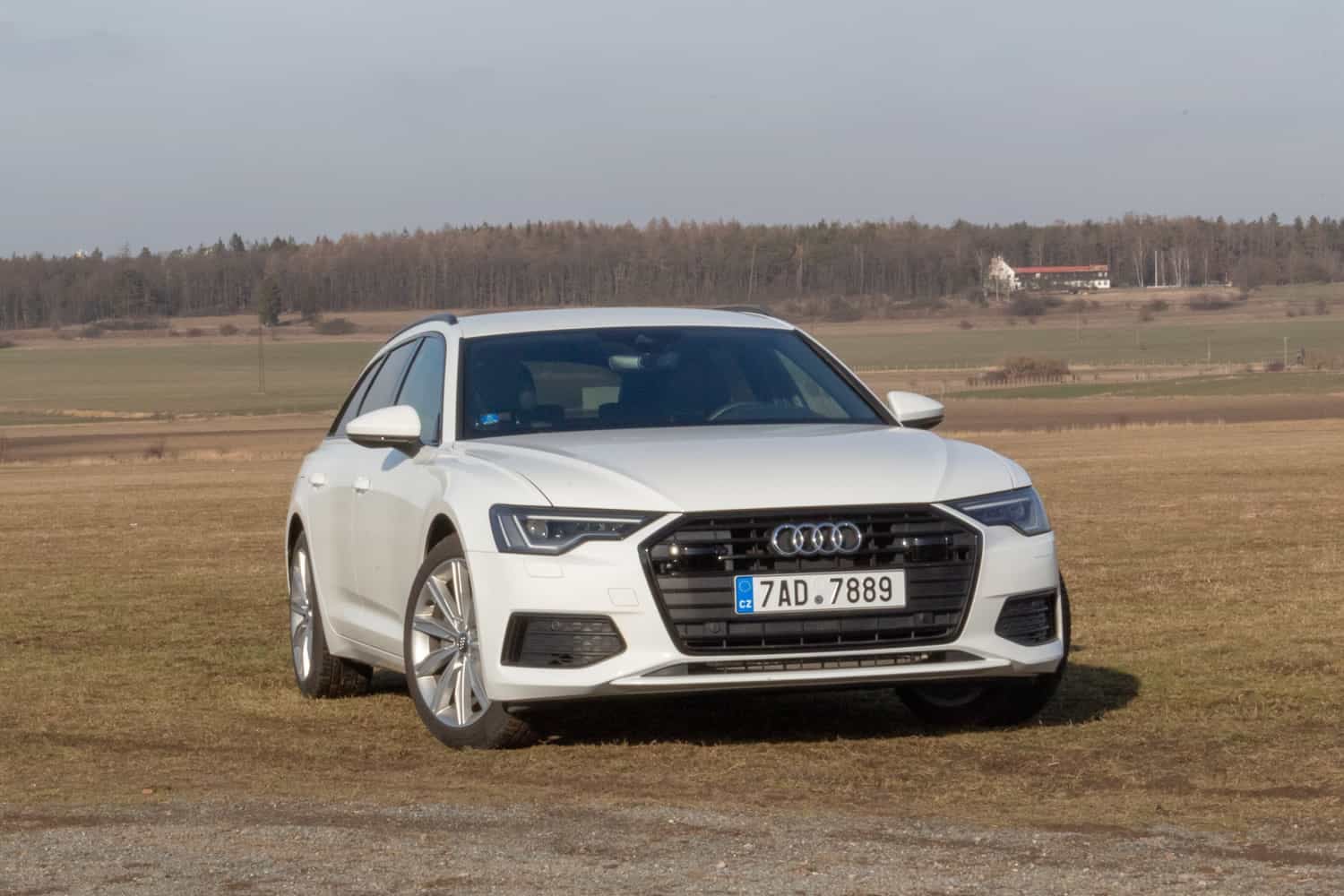 2019-02-Audi-A6-Avant-40-TDI-64.jpg