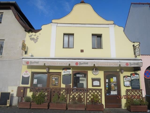 Oto Liberský, Plzeňská krčma, Vlašim. Zjištěné skutečnosti: Výskyt myšího trusu, provozovna nezabezpečená před pronikáním škůdců, výskyt plísní na stropě, výrazně zanedbaný úklid ad.