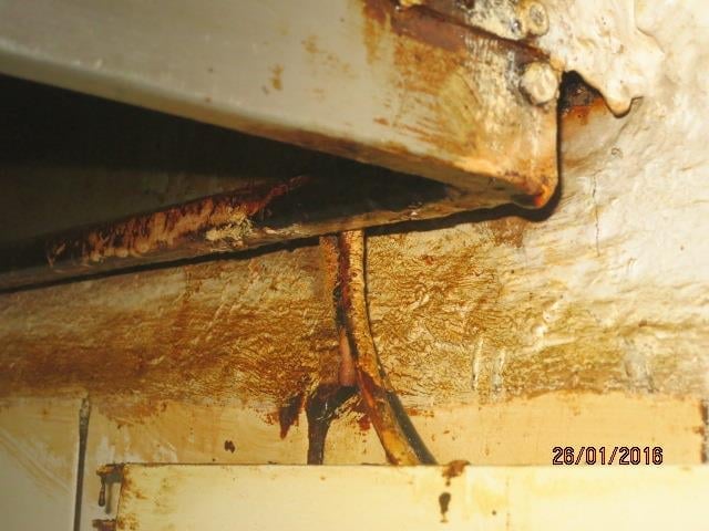 Oto Liberský, Plzeňská krčma, Vlašim. Zjištěné skutečnosti: Výskyt myšího trusu, provozovna nezabezpečená před pronikáním škůdců, výskyt plísní na stropě, výrazně zanedbaný úklid ad.