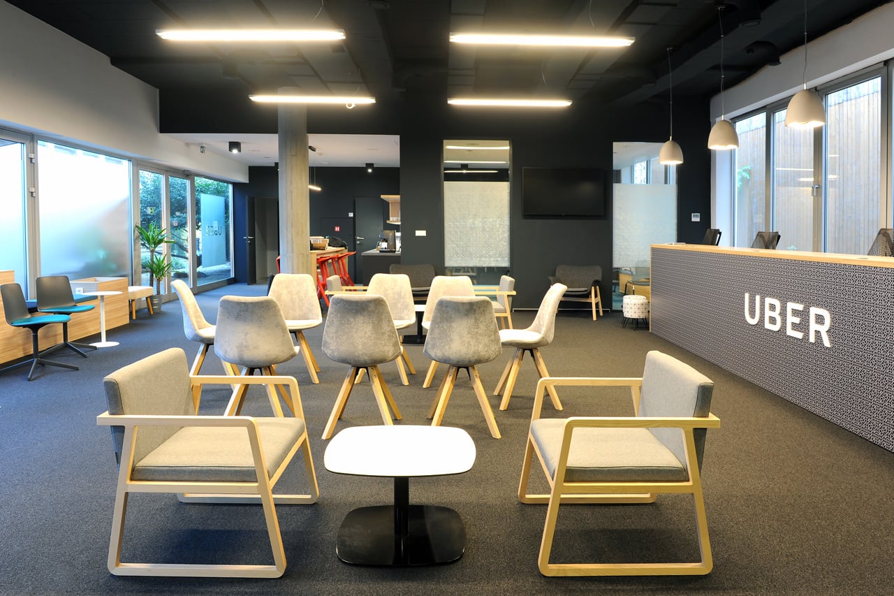 Pražské centrum služeb pro řidiče Uberu