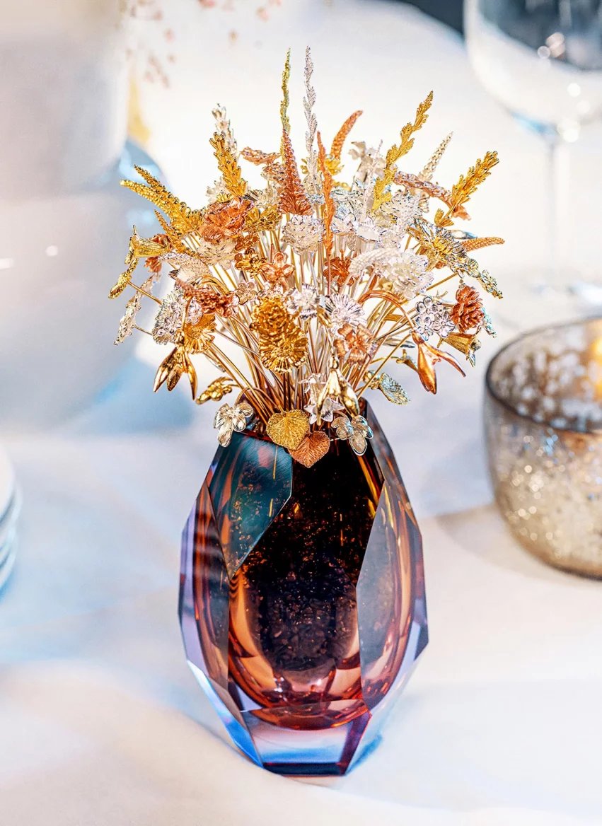 Šperkové květiny od GIYOU v kytici