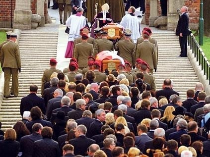 2013-01-polsko-se-rozlouc48dilo-s-obc49bc5a5mi-leteckc3a9ho-nec5