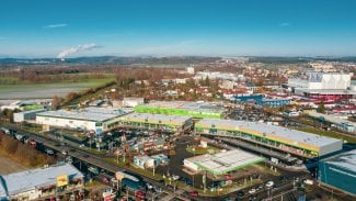 Pohled na Retail Park Strakonická, České Budějovice.