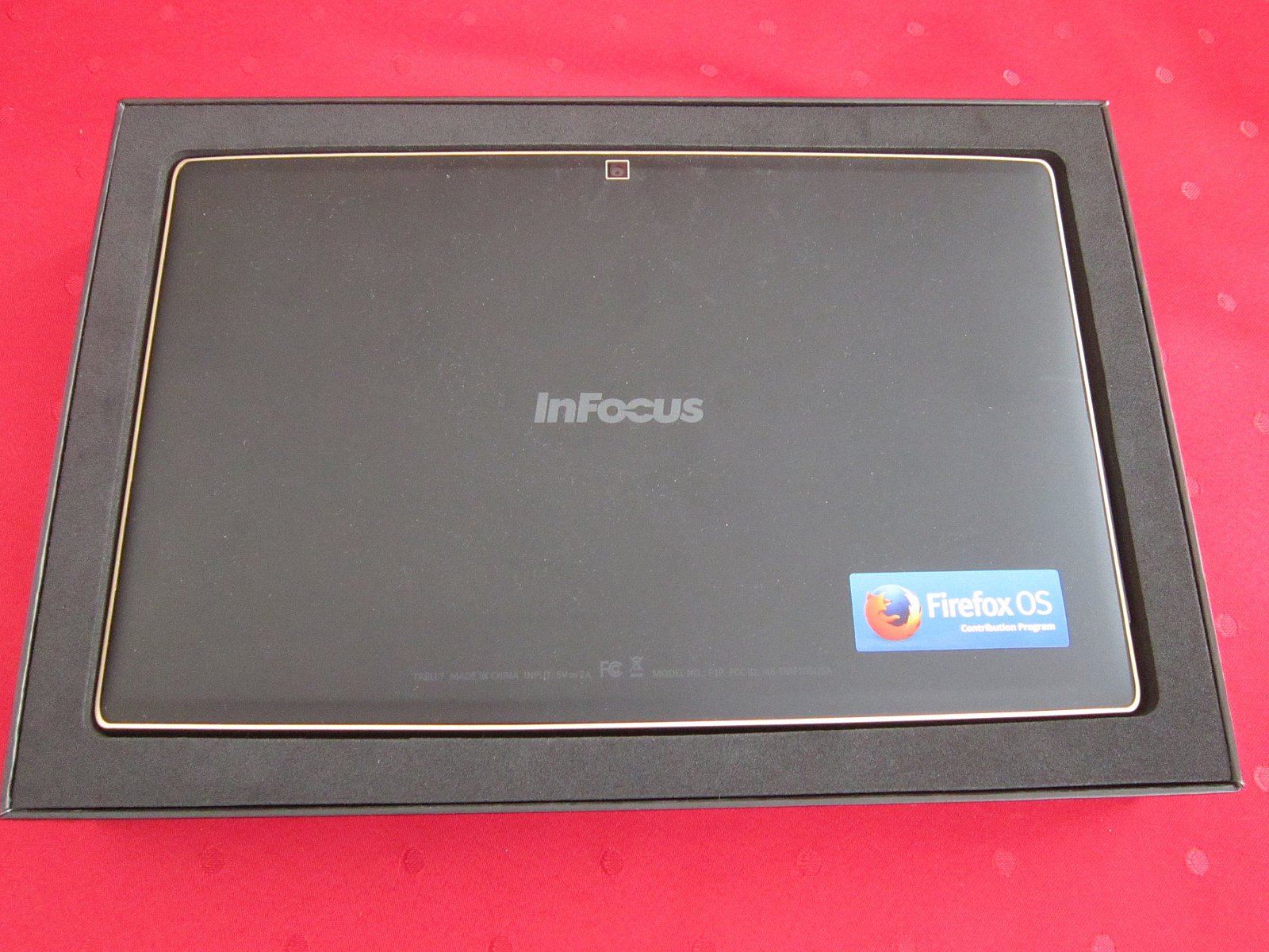 Rozbalení tabletu s Firefox OS