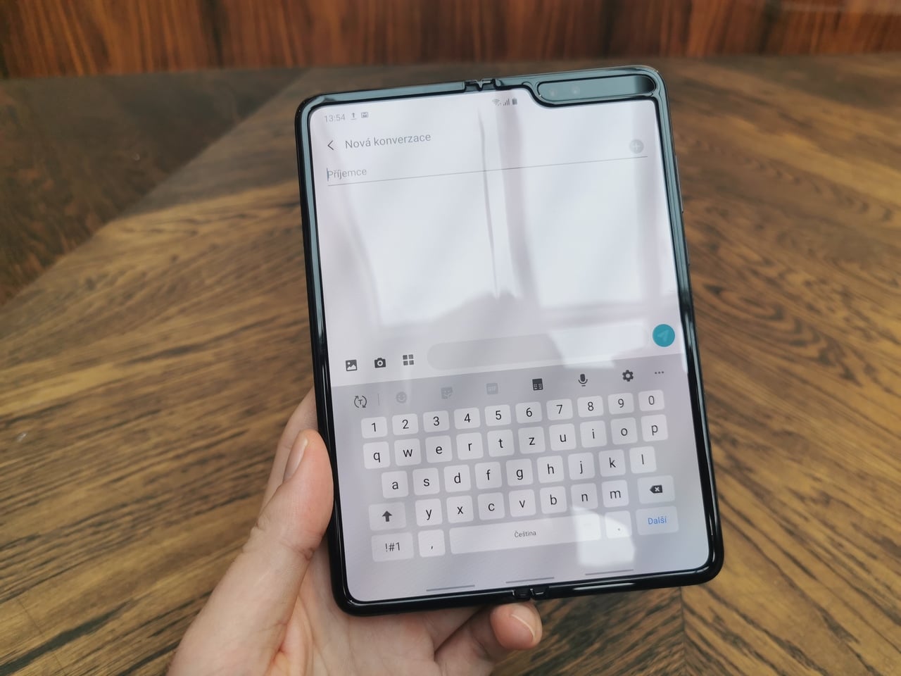 Samsung Galaxy Fold s ohebným displejem dorazil do Česka
