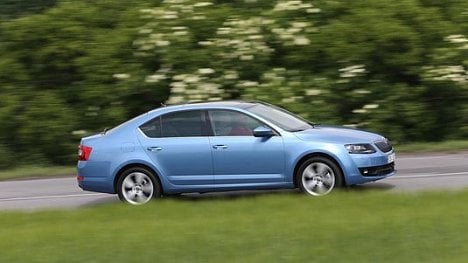 Náhledový obrázek - Za devět měsíců se v Česku prodalo téměř 208 tisíc aut. Nejoblíbenější byla Škoda Octavia