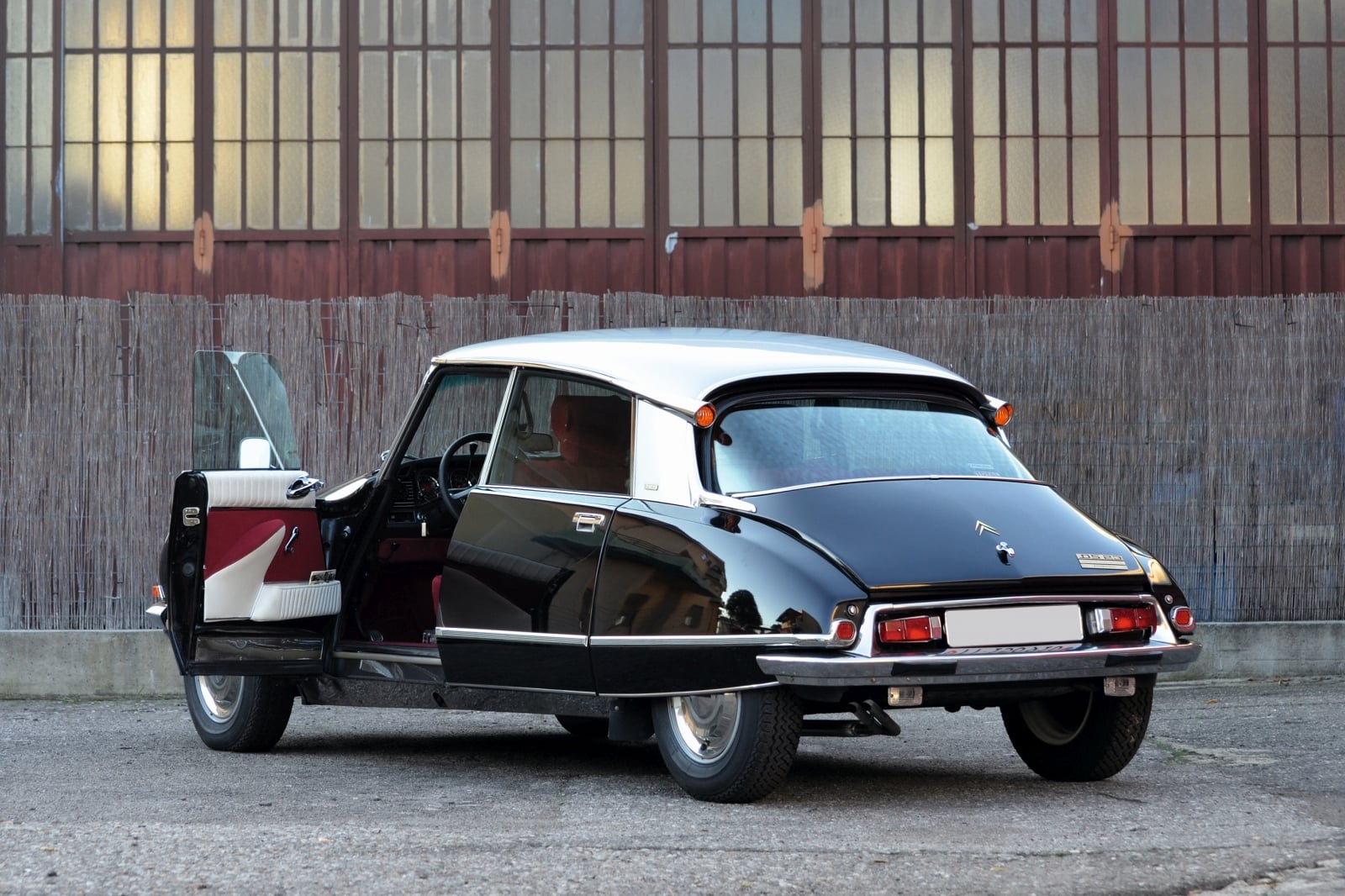 2019-06-citroen_ds_23_pallas_13.jpg