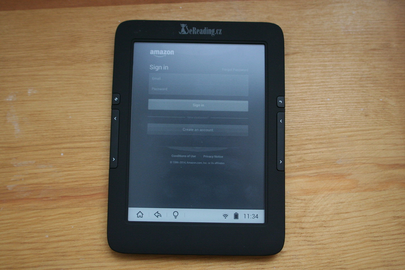 ... a normálně funguje. Knížky se dají synchronizovat i číst.