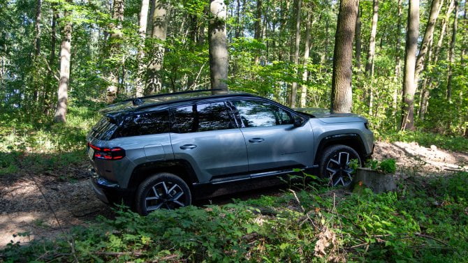 Test: Tenhle Jeep Compass je dobré SUV, ale špatný džíp. Přesto nás mile překvapil
