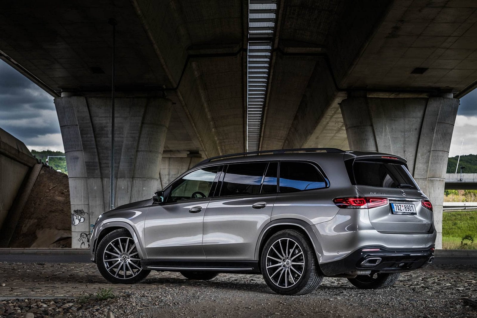 2020-06-mercedes-benz-gls-20.jpg