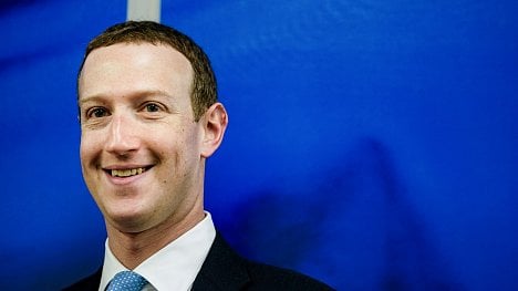 Náhledový obrázek - Četli jste konspirační teorii o koronaviru? Zuckerberg vám řekne, kde hledat ty správné informace