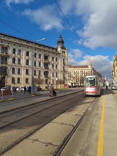 Hlavní fotoaparát (zdroj: cnews)