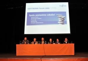 Panelisté zleva Jaroslav Malina, Pavel Korcán, Martin Pavlica, Ondřej Marek, Jaroslav Cihelka a moderátor konference Petr Koubský   