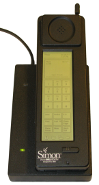 IBM Simon byl prvním „chytrým“ telefonem. Prodával se pouze rok.