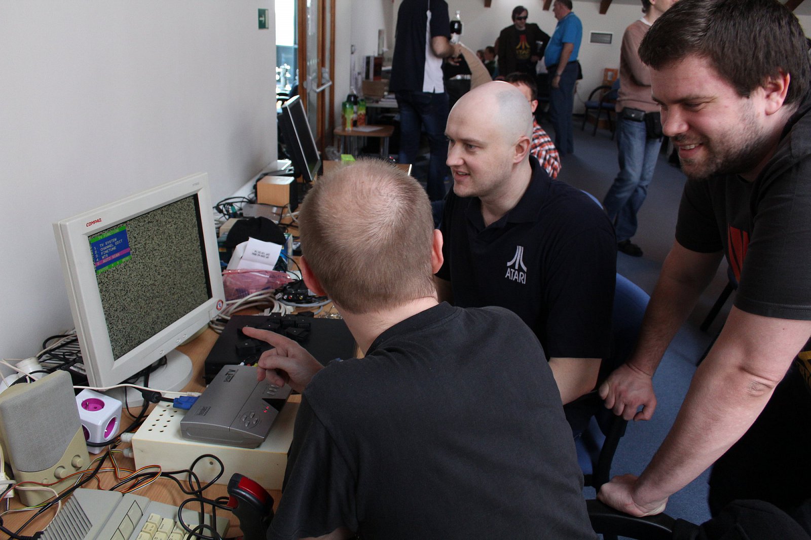 Lidé obdivují netradiční hardware i software.