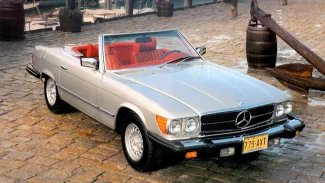 Náhledový obrázek - Hvězdný model pod hvězdným nebem: Mercedes-Benz R/C107