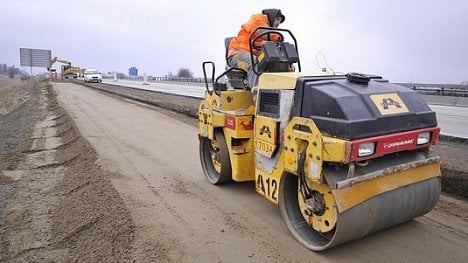 Náhledový obrázek - Veřejných zakázek v pololetí přibylo, nedaří se je ale dokončit