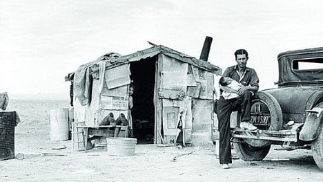 Náhledový obrázek - Jako vlaštovky aneb Autobus ze Sučavy. Kočování peónů má dlouhou historii