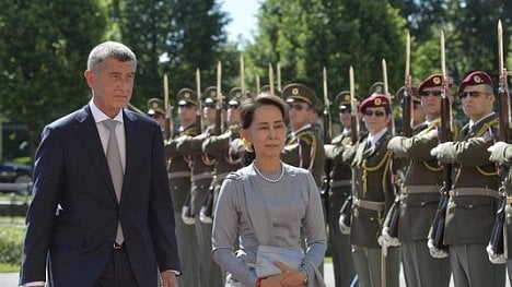 Náhledový obrázek - Babiš chce posílit ekonomickou spolupráci s Barmou. Se Su Ťij jednal i o lidských právech