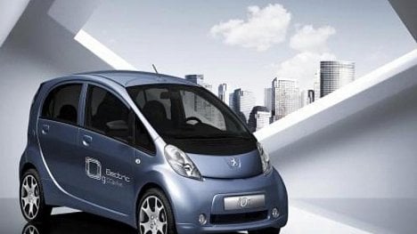 Náhledový obrázek - V Česku budou jezdit elektromobily Peugeot