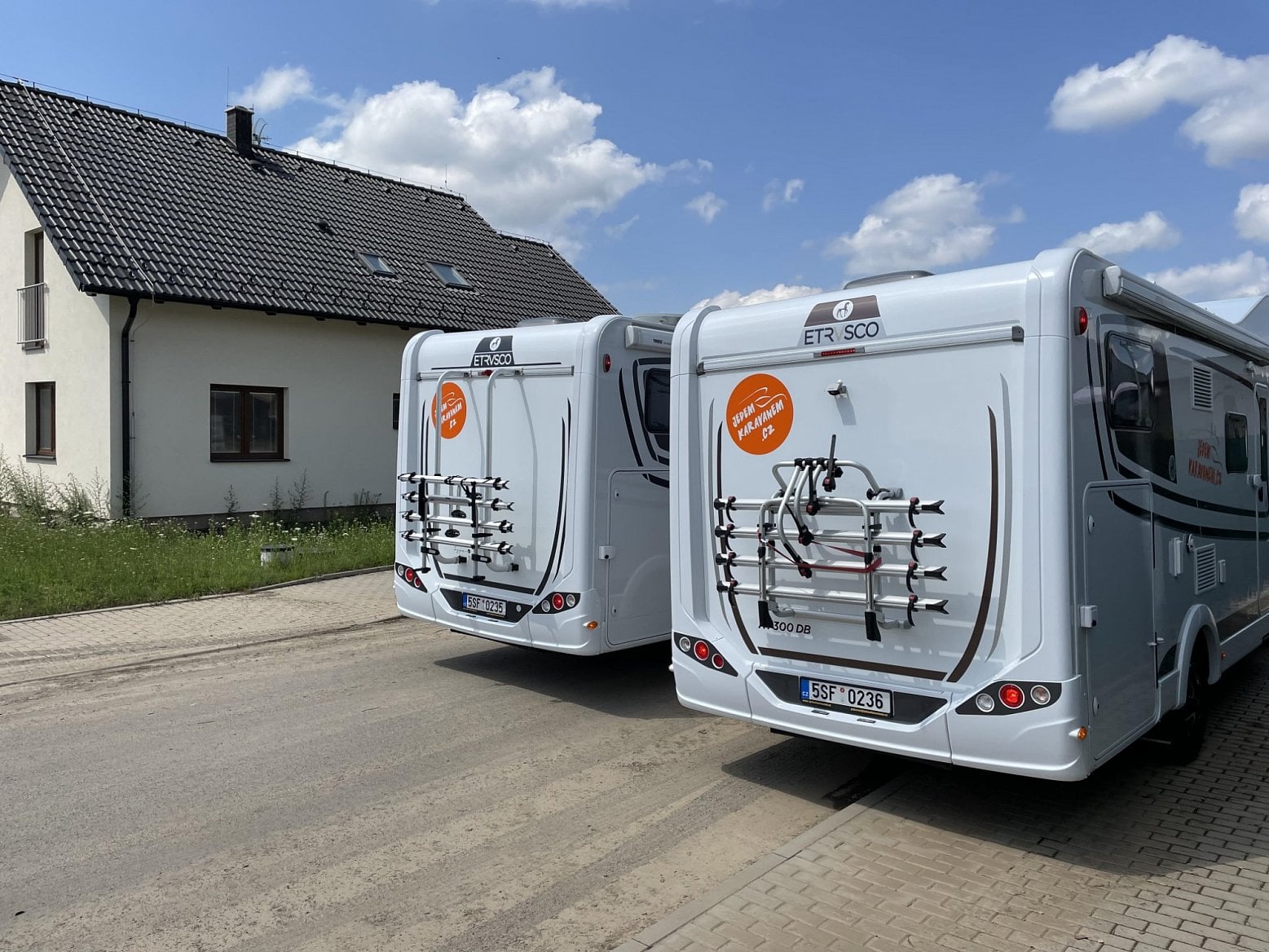 Obytné vozy a karavany jsou hitem. Takové si můžete půjčit