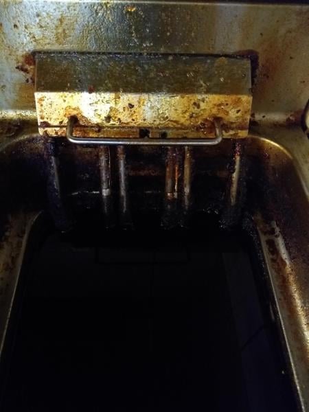 Nebezpečné potraviny - použité fritovací oleje měly nevyhovující parametry (vzhled, konzistence, vůně, chuť) v 16 případech: Sun Food Asijské bistro Plzeň, restaurace JIŘÍ NOVÝ Klatovy, OBČERSTVENÍ RYO Jablonec nad Nisou, Istambul Kebab Klatovy, Rychlé občerstvení KIYI Plzeň, restaurace Coyote Liberec, restaurace Stará Škola Chudenice, rychlé občerstvení Pulli delivery Brno, Pizza & Burger COOL Turnov, Kebab House Dačice, rychlé občerstvení SANTEX Praha, ALADIN KEBAB České Budějovice, Kebab House Nové Město na Moravě, ASIA POINT - stánek na trhu Tylovo náměstí, Praha