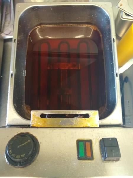 Nebezpečné potraviny - použité fritovací oleje měly nevyhovující parametry (vzhled, konzistence, vůně, chuť) v 16 případech: Sun Food Asijské bistro Plzeň, restaurace JIŘÍ NOVÝ Klatovy, OBČERSTVENÍ RYO Jablonec nad Nisou, Istambul Kebab Klatovy, Rychlé občerstvení KIYI Plzeň, restaurace Coyote Liberec, restaurace Stará Škola Chudenice, rychlé občerstvení Pulli delivery Brno, Pizza & Burger COOL Turnov, Kebab House Dačice, rychlé občerstvení SANTEX Praha, ALADIN KEBAB České Budějovice, Kebab House Nové Město na Moravě, ASIA POINT - stánek na trhu Tylovo náměstí, Praha