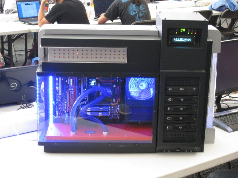 Monstrum s vodním chlazením.