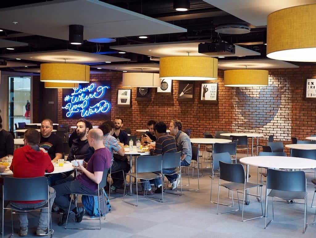 2011-10-hlavnc3ad-evropskc3a9-sc3addlo-twitteru-v-londc3bdnc49b-