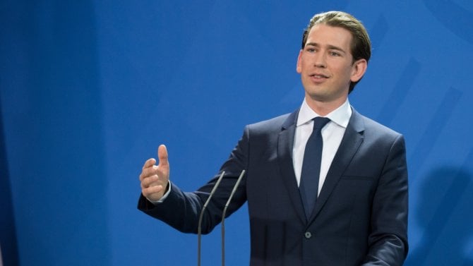 Bývalý rakouský kancléř Kurz uspěl se svým technologickým startupem. Jeho firma chrání státy před kyberútoky