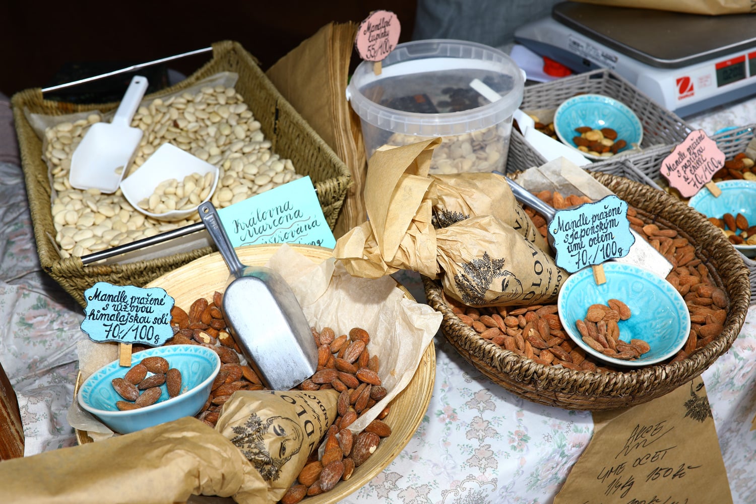 V létě se na řadě míst konají trhy. Nabídka je pestrá