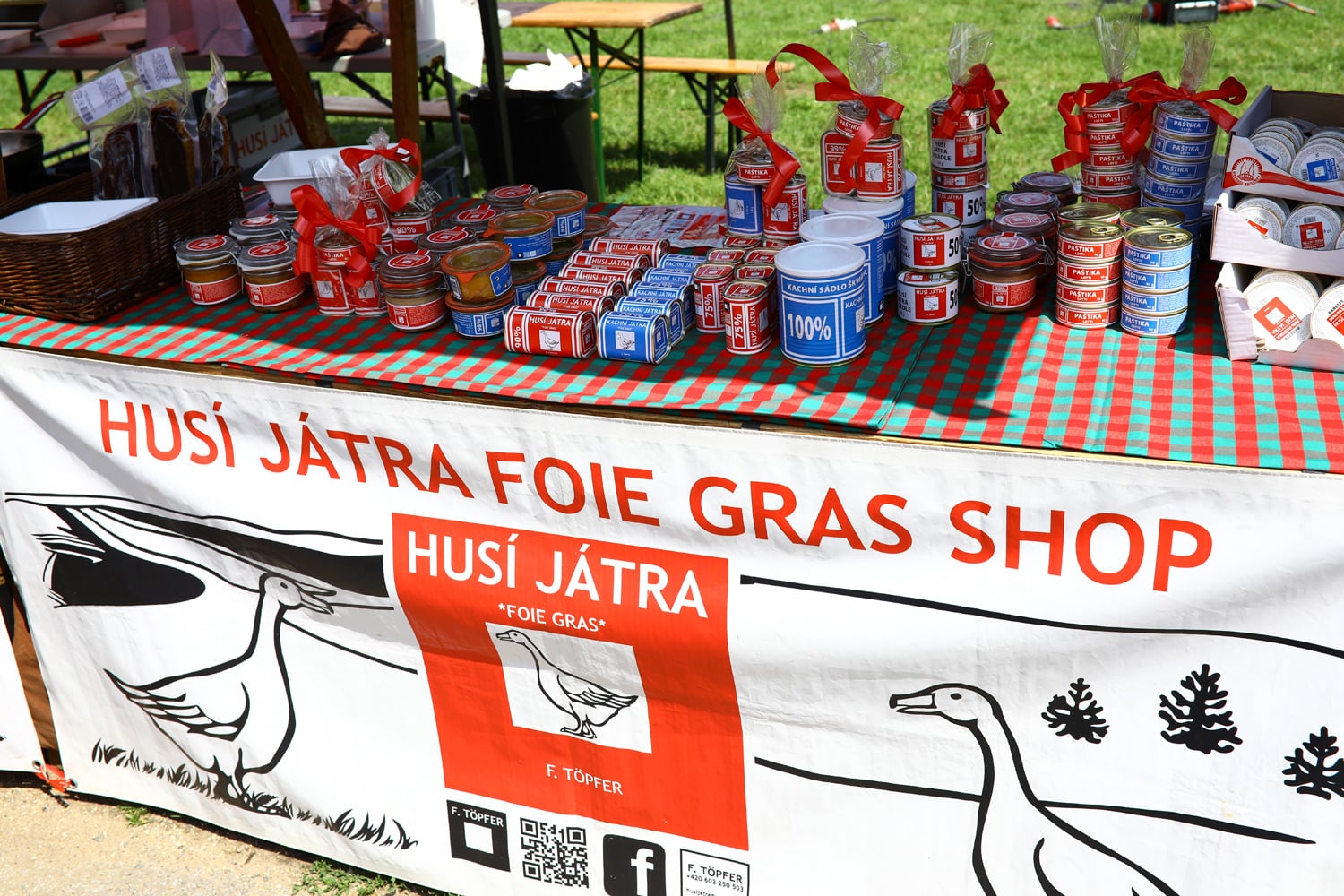 V létě se na řadě míst konají trhy. Nabídka je pestrá