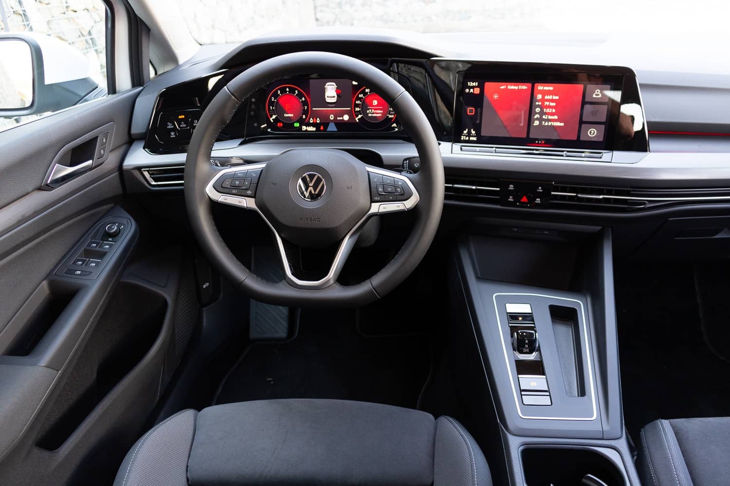 2020-04-Volkswagen-Golf-1.5-eTSI-2020-30.jpg