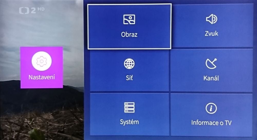 Hisense H55N6800 - menu nastavení a kontextové tlačítko