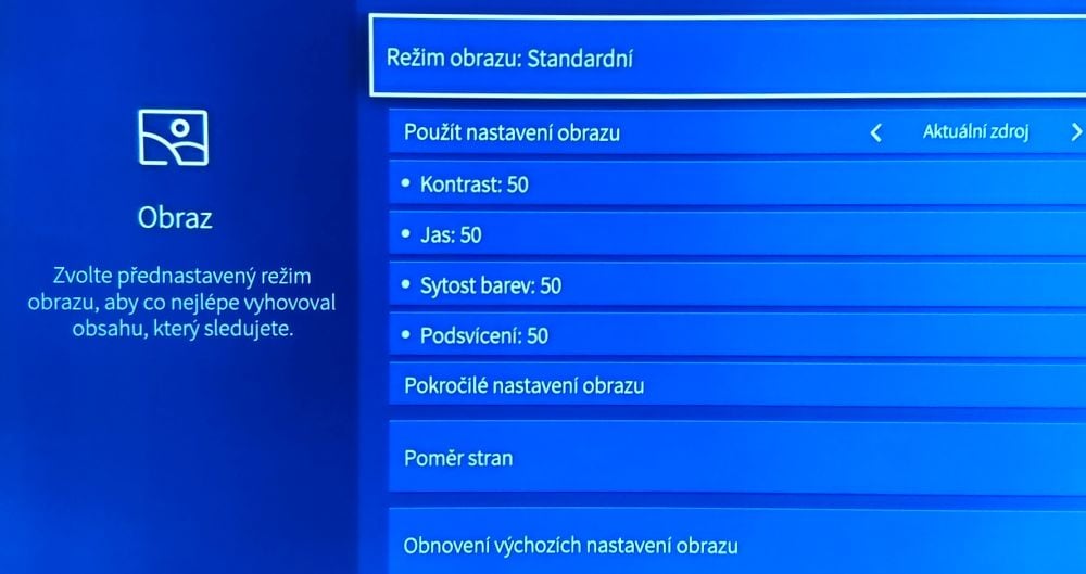 Hisense H55N6800 - menu nastavení a kontextové tlačítko