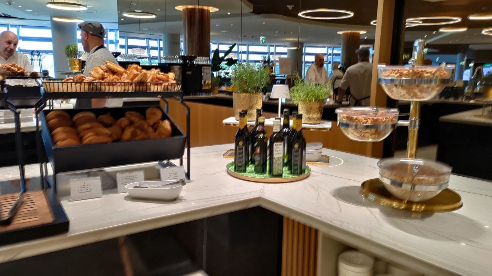 Salonek Vienna Lounge na letišti ve Vídni, Terminál 1. (16. 06. 2026)