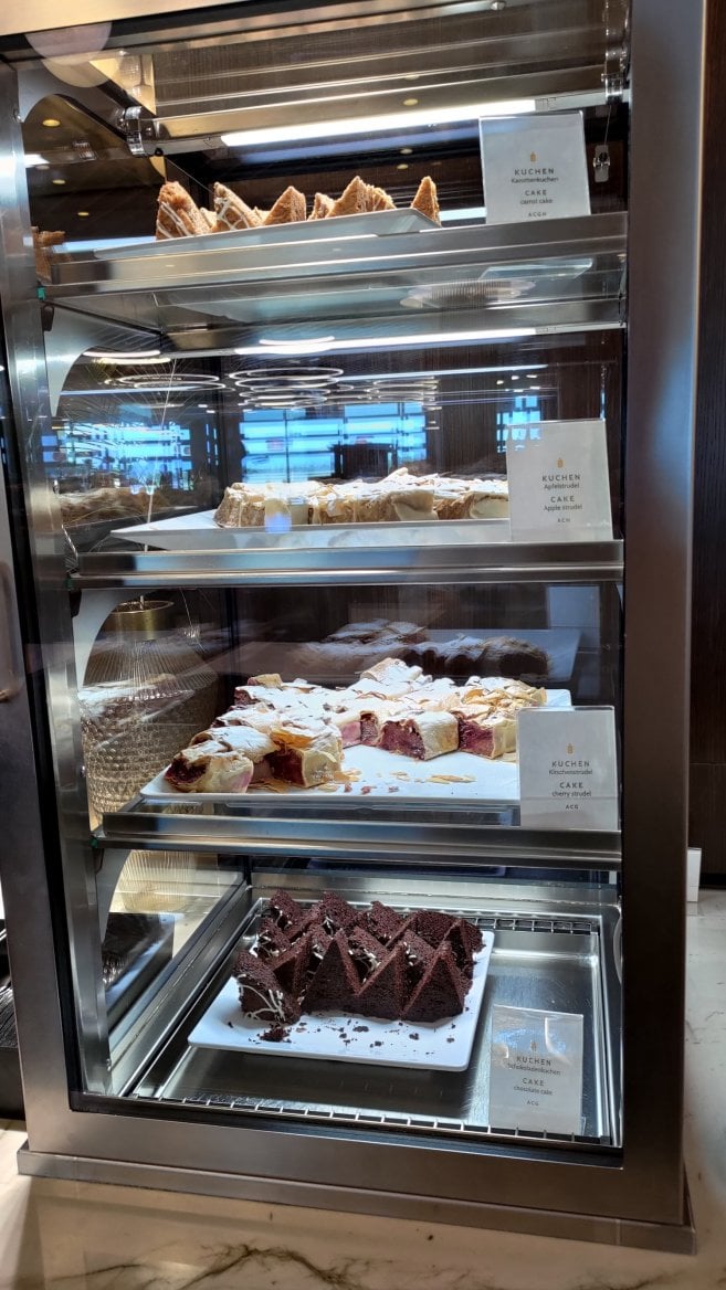 Salonek Vienna Lounge na letišti ve Vídni, Terminál 1. (16. 06. 2026)