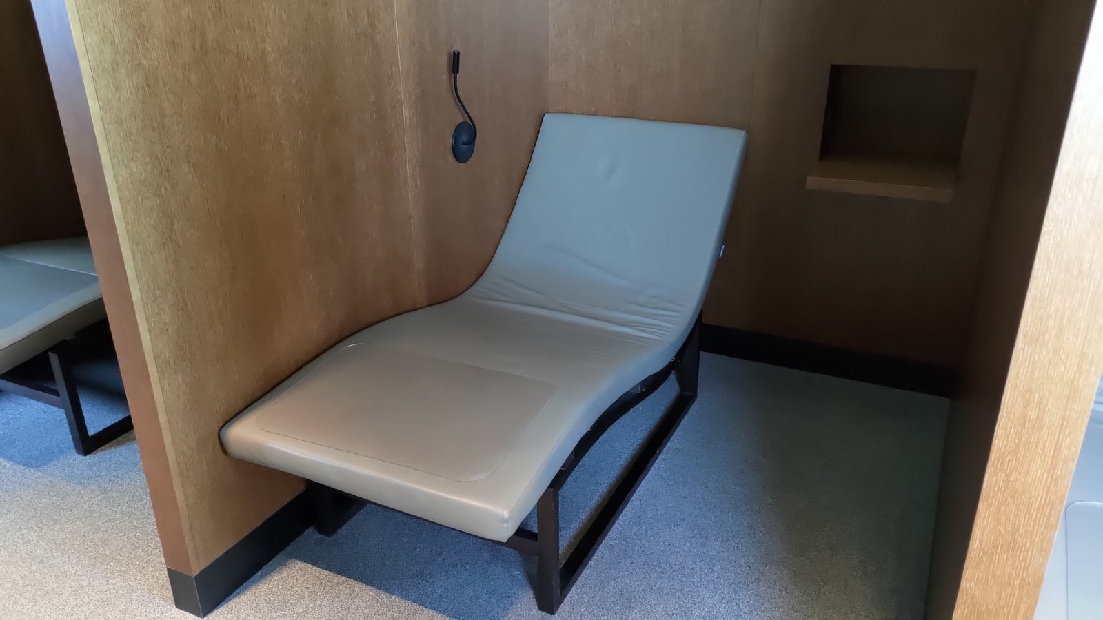 Salonek Vienna Lounge na letišti ve Vídni, Terminál 1. (16. 06. 2026)