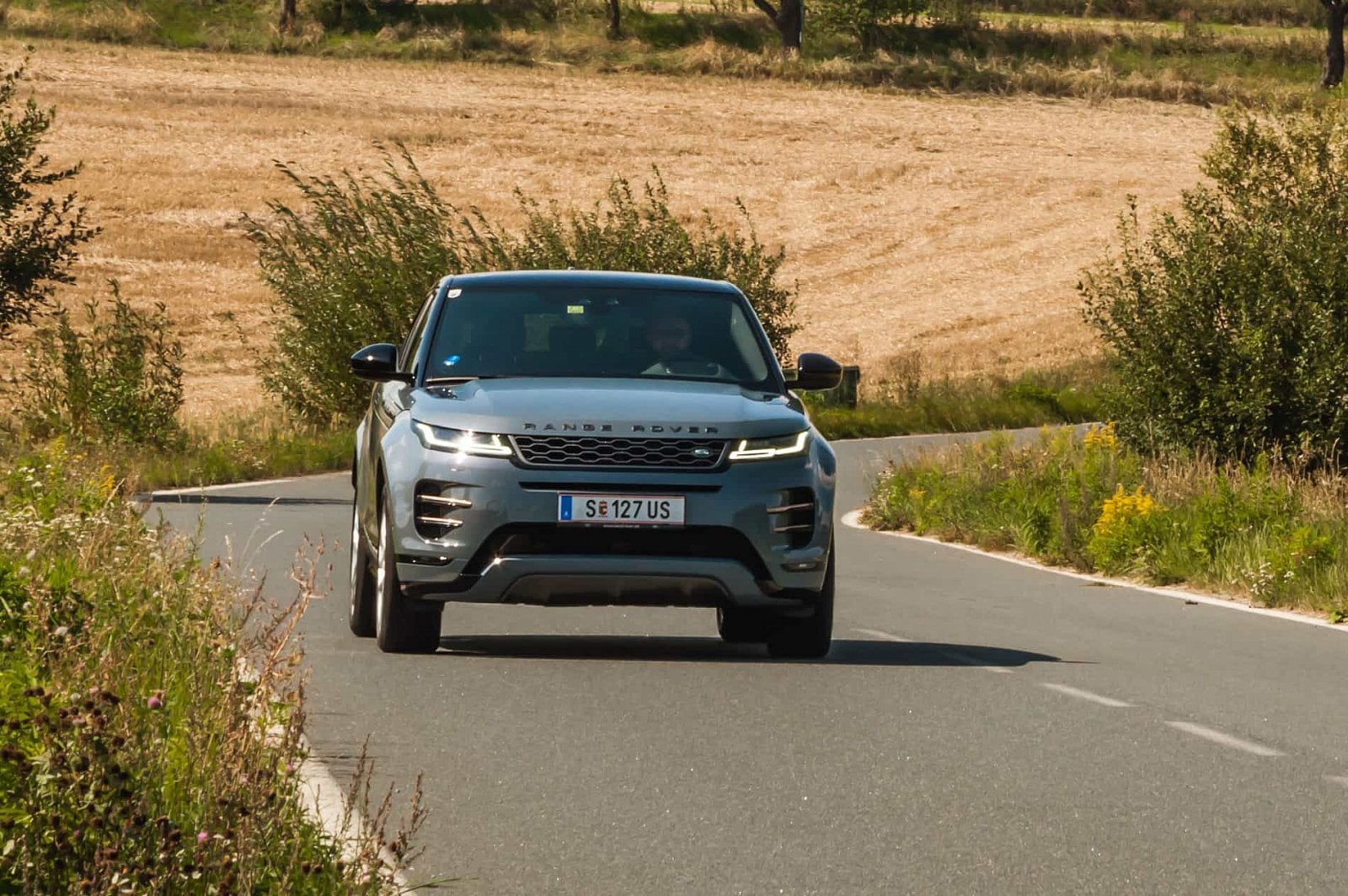 2019-09-Range-Rover-Evoque-2020-40-of-40.jpg