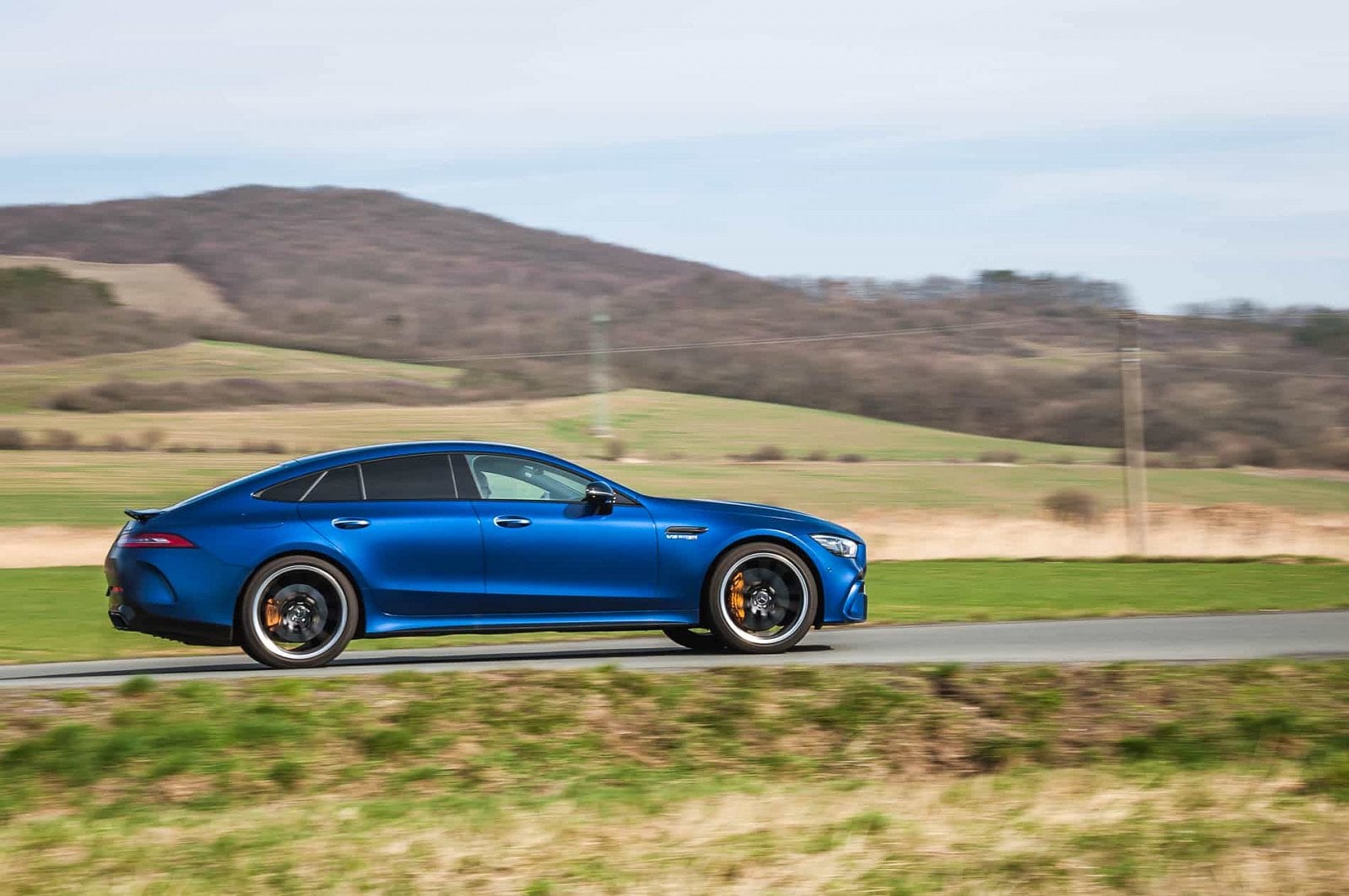 2019-04-mercedes-gt-4door-19.jpg