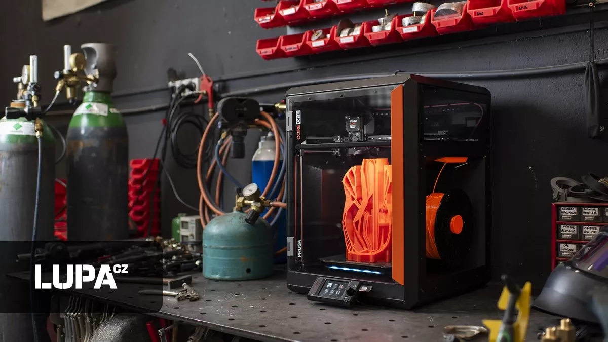 Průša představil novou 3D tiskárnu CORE One. Model MK4S na ní půjde přestavět