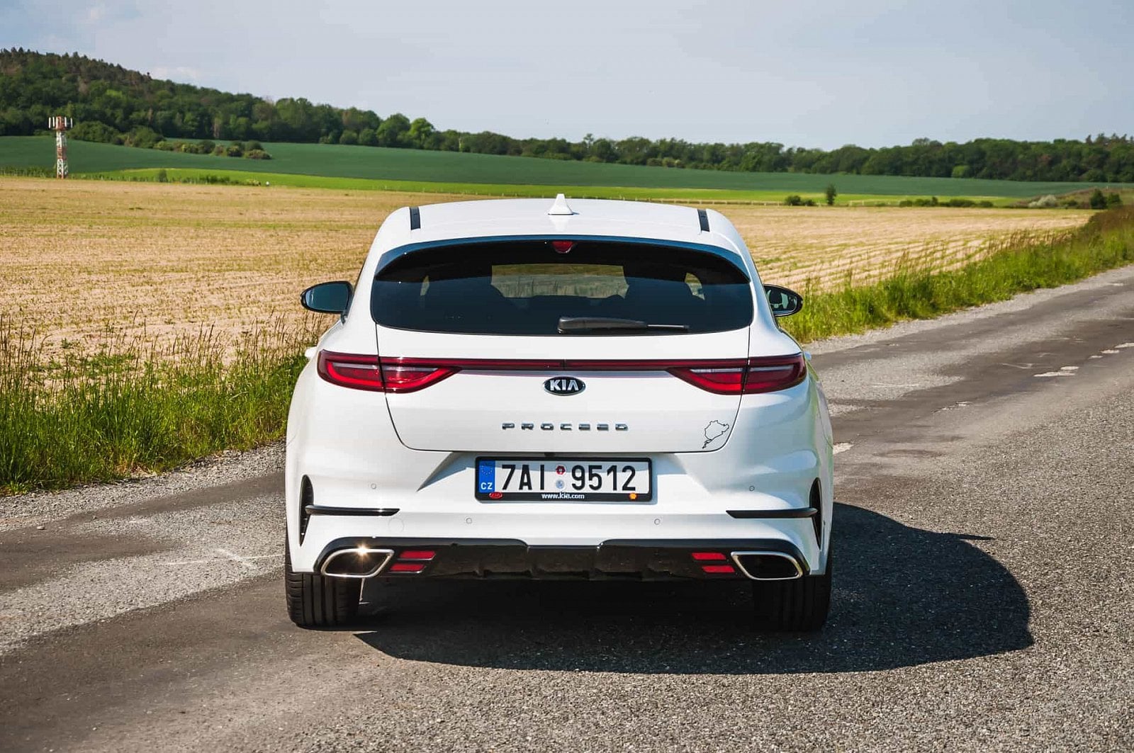 2019-05-kia-proceed-gt-15.jpg