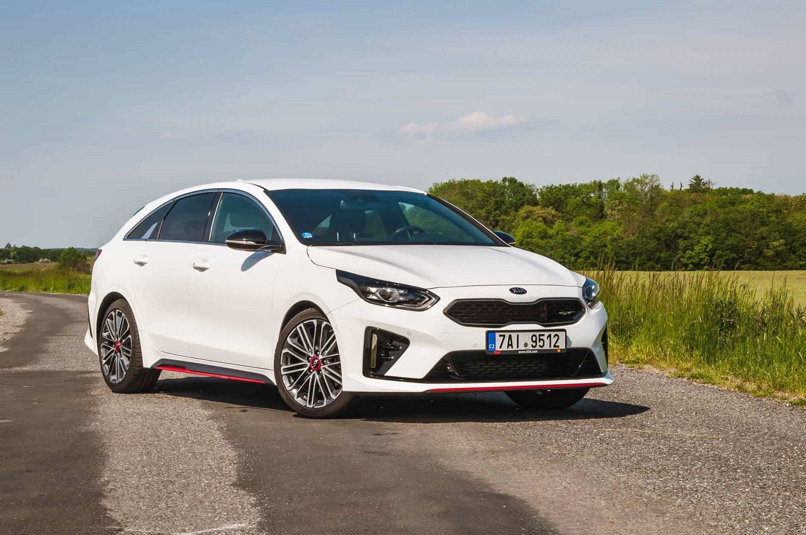 2019-05-kia-proceed-gt-22.jpg