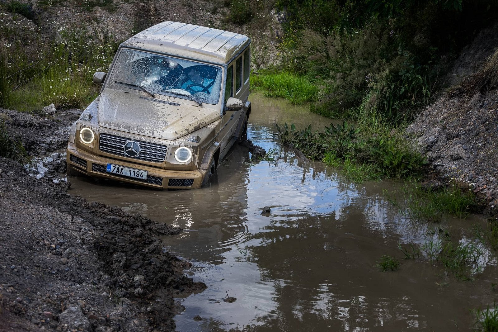 2020-10-mercedes_benz-g-6.jpg