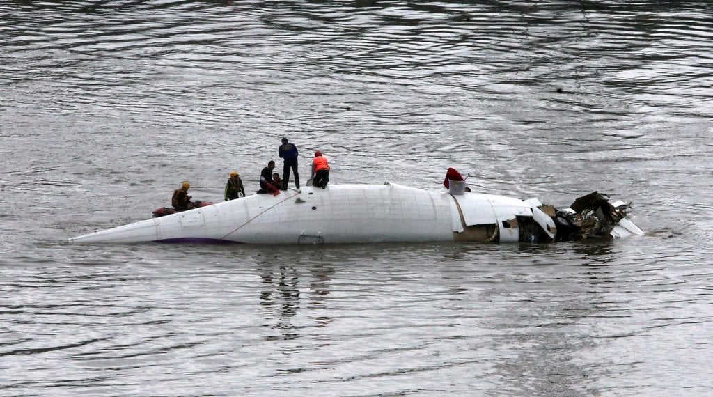 2019-06-na-tchaj-wanu-spadlo-letadlo-s-tc3a9mc49bc599-60-lidmi-3