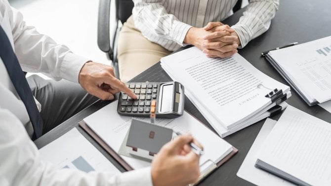 Vrácení kauce s úroky může být sporné. Pomůže jasná dohoda ve smlouvě