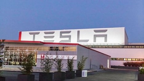 Náhledový obrázek - Automobilka Tesla prohloubila ztrátu